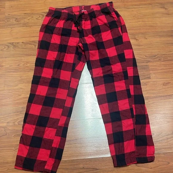 Old Navy Women’s buffalo plas Red/black Pajamas size med - Picture 5 of 5